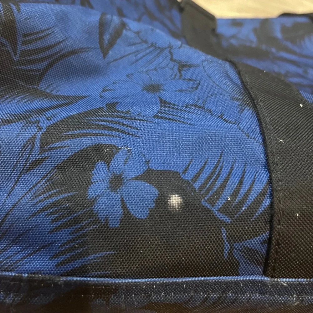 Herschel Supply Co Novel Duffle Bag Blue Black Floral Hawaiian Shoe Compartment